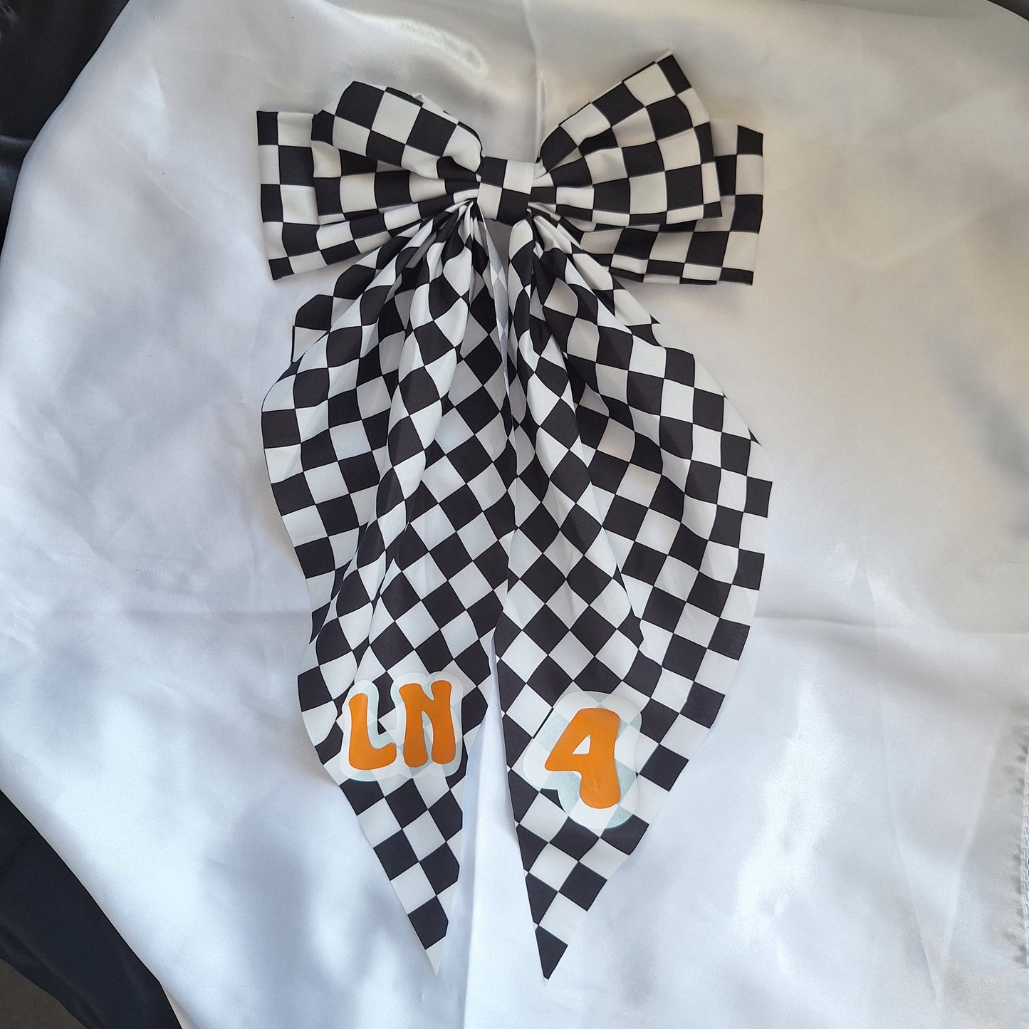 Customisable Checkard Bow