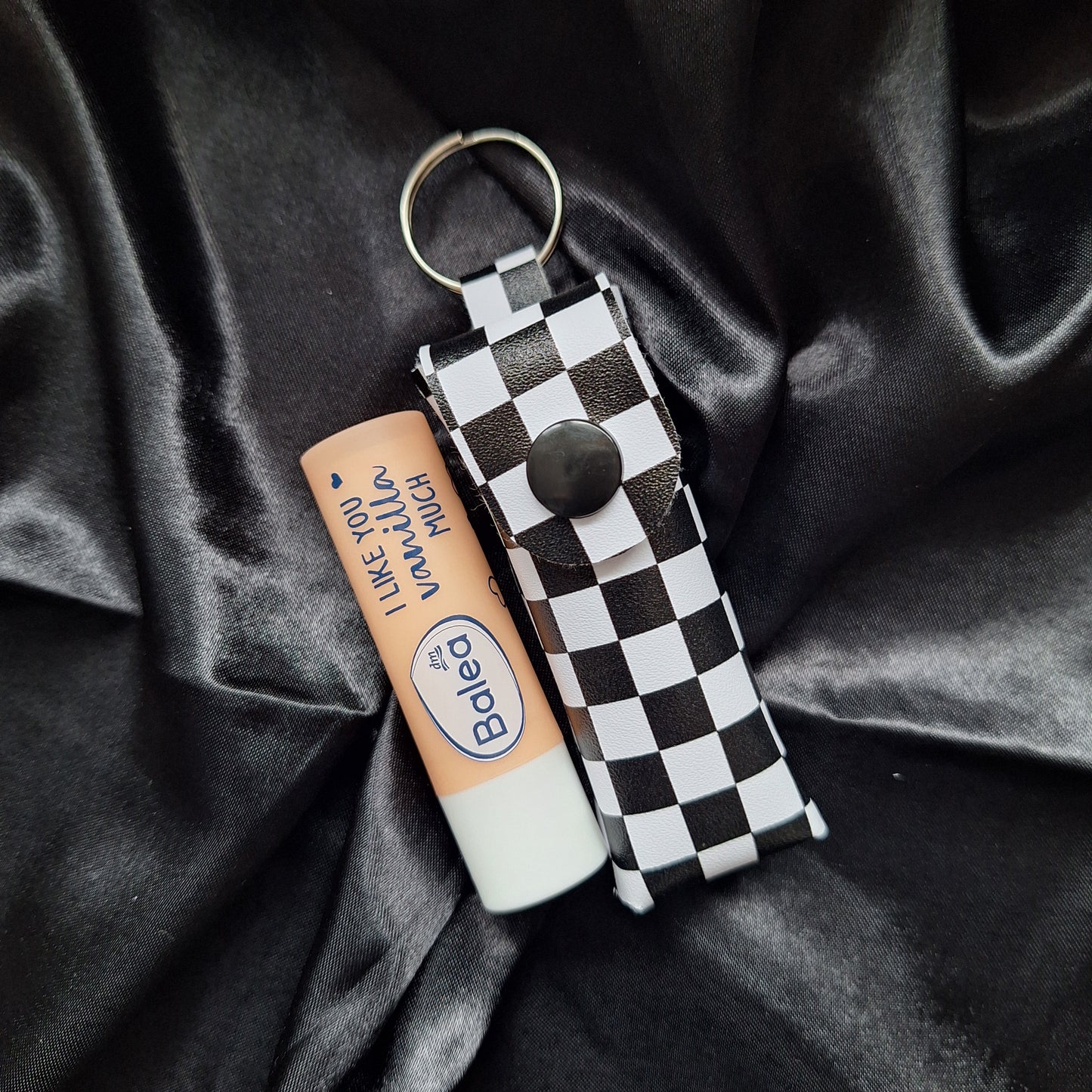 Checkard Flag Lip Balm Holder